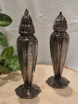 VINTAGE SALT & PEPPER SHAKERS