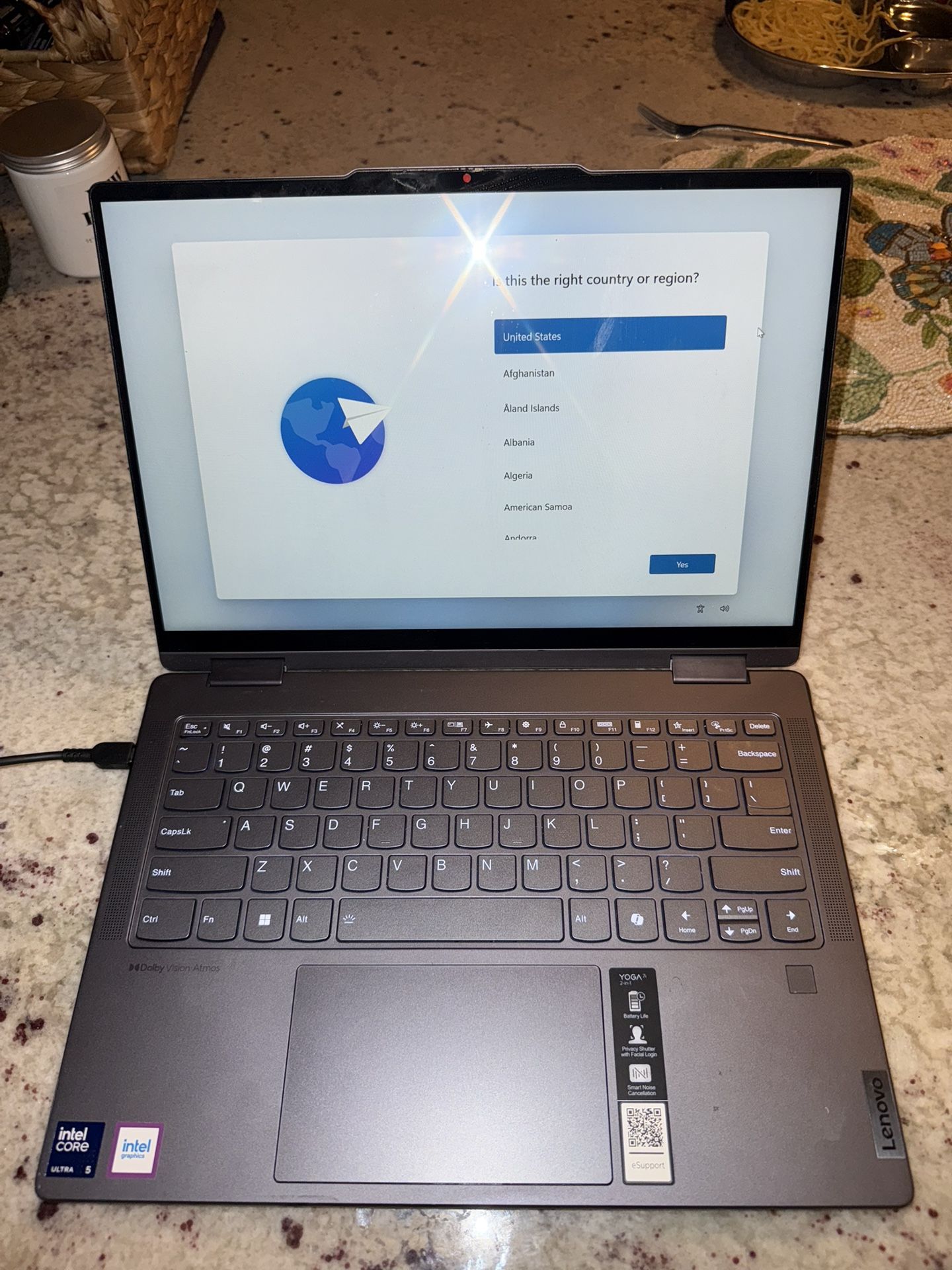 Lenovo Yoga 7i 2-in-1 Touchscreen Laptop – Intel Core Ultra 5 – Like New!