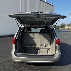 2004 Toyota Sienna