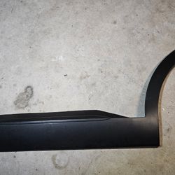 2021-2025 Kia Sorento left rear door trim molding