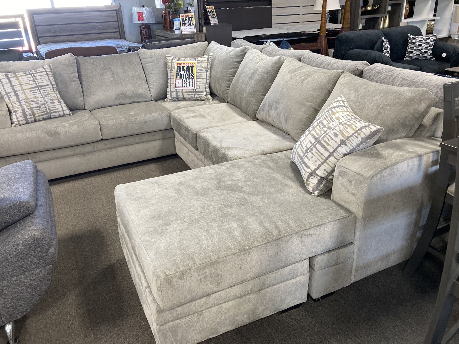 Sectional 😃♥️ $1899’ Easy Financing !