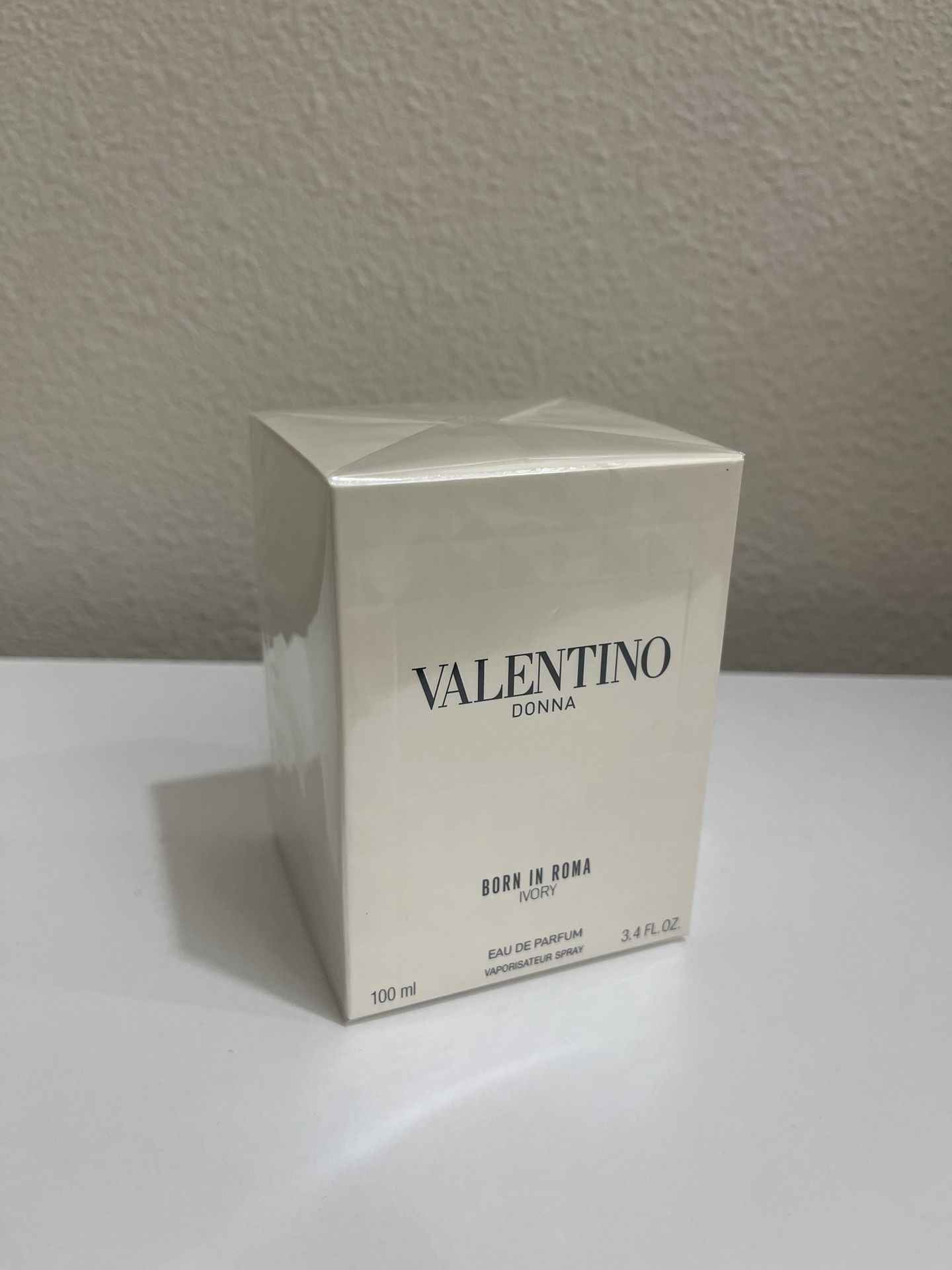 Valentino Donna  Perfume 