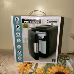 Cooluli Mini Fridge 4K  Portable Bedroom Car Office Dorm Cools Warms Black New
