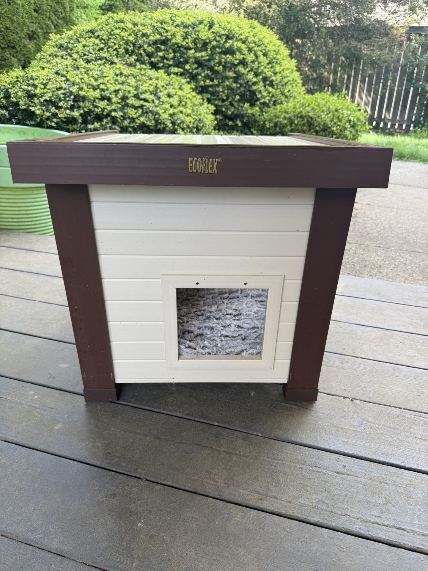 Outdoor Cathouse 2 Vinyl Door Flaps, Moisture and Odor Resistant