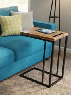 Set of 2 C-Shaped End Tables. Like new!