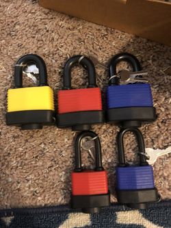 Waterproof laminated padlock