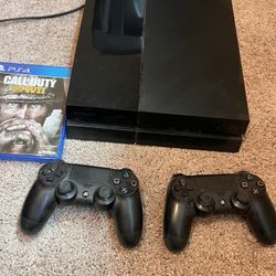 PS4 2 Controllers - Good Condition