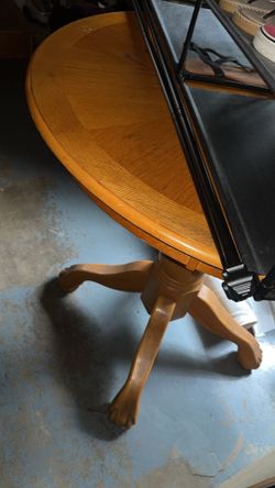Table with 3 stools