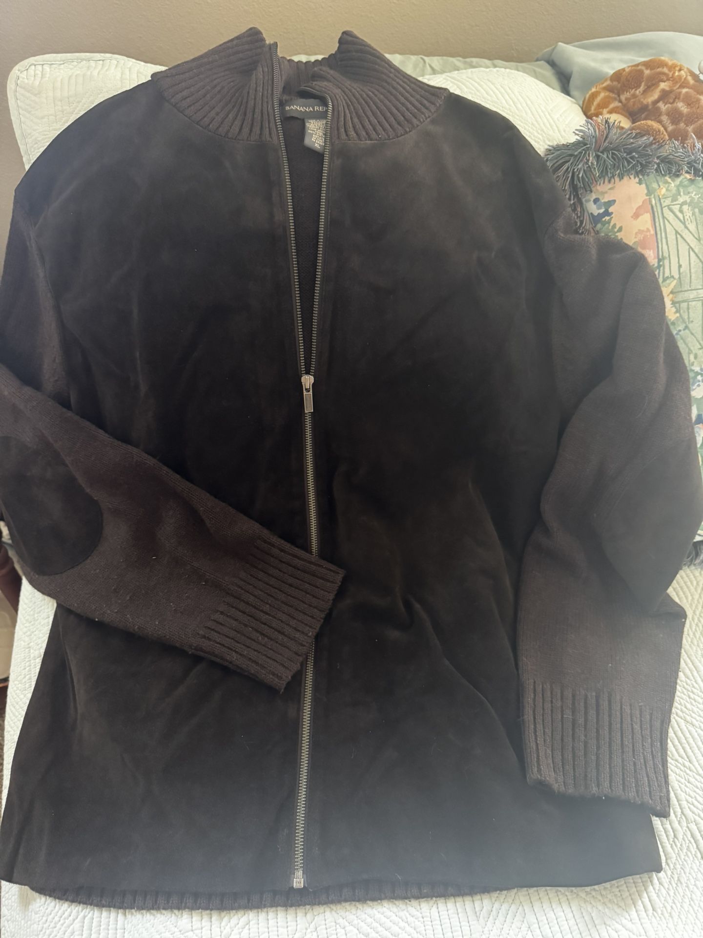 Beautiful Men's Zip Up Suede/Sweater