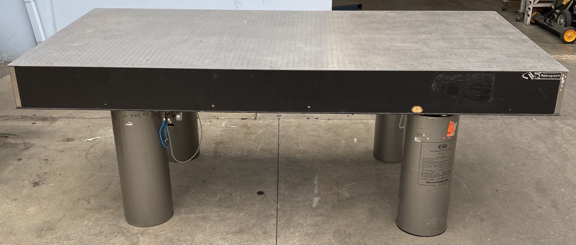 Newport Research Series Optical Table 4’x8’x8”