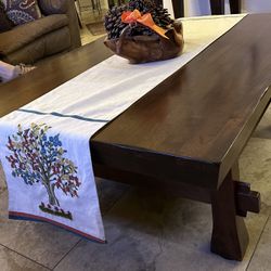 Very Nice Real Wood Coffee/living Room Table 