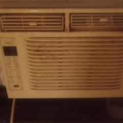 TCL AIR CONDITIONER WORKS PERFECT 