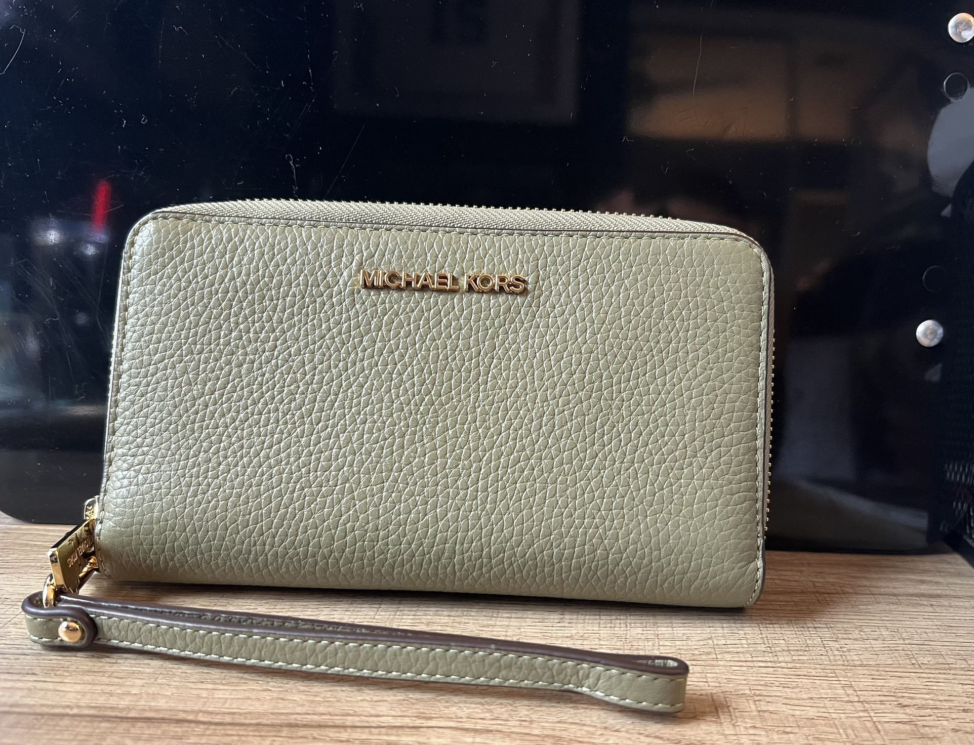 Michael Kors Wristlet Wallet