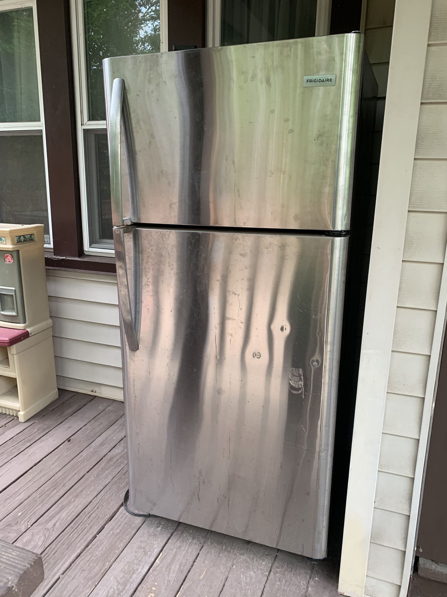 Refrigerator