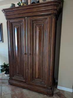 Furniture chest armoire