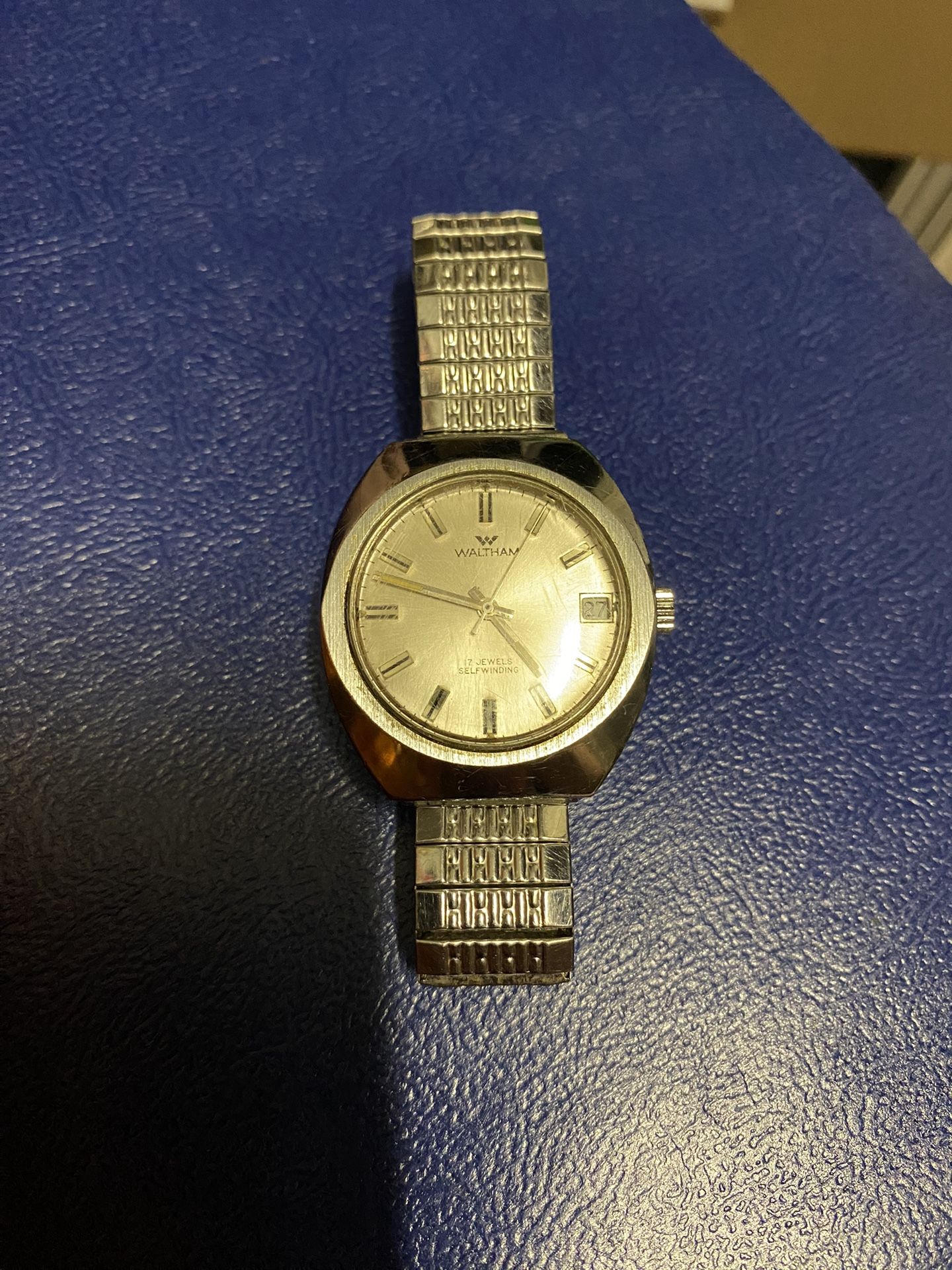 Waltham Self Wind Vintage 17 Jewels Wrist Watch 