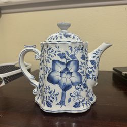 Vintage Andrea by Sadek Blue & White Floral Teapot Tea Pot 