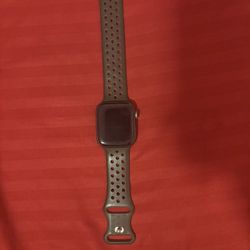 Apple Watch Series 6 – 44mm – Excellent Condition