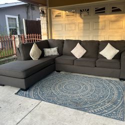 Free Delivery 🚚 Gray Sectional / Sala Seccional Gris 