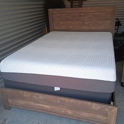 Queen Bed Set