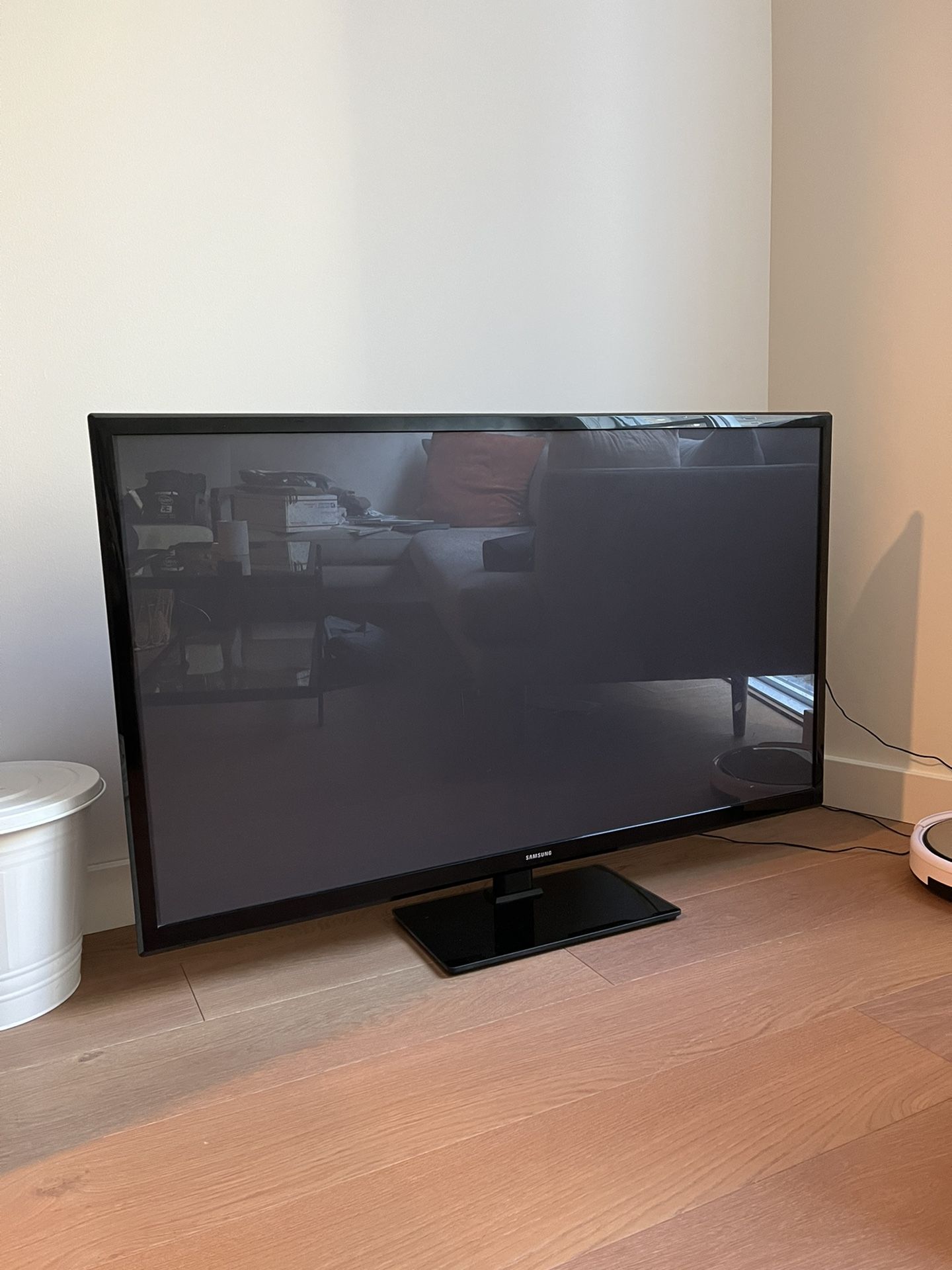 ~ 52in. Samsung Flat Screen Tv
