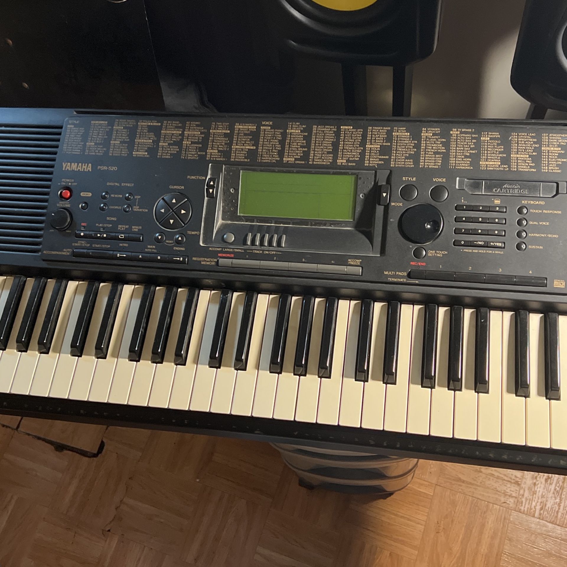Teclado Casio Y Teclado Yamaha Par 520