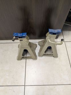 Ac Delco car truck stand