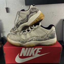 Jordan 11 Low Snakeskin Size 11.5