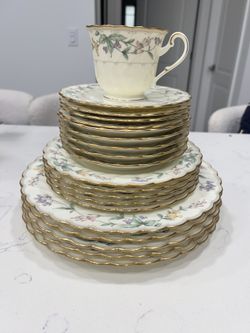 NORITAKE BROOKHOLLOW PLACE SET