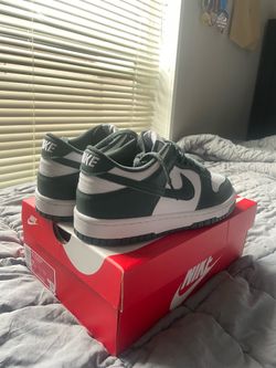 Nike Dunk Low, white/Vintage green, Size 7y/8’5 woman