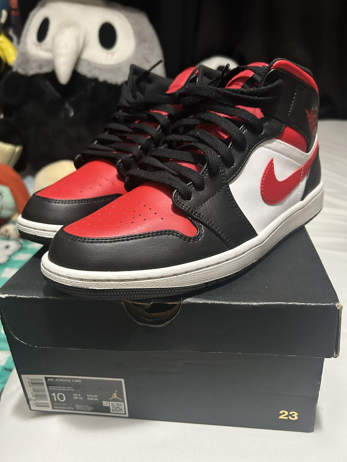 Jordan 1 Mid Shoes