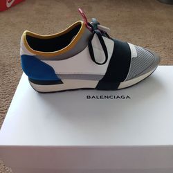 Authentic Balenciaga sneakers size 41 paid $650