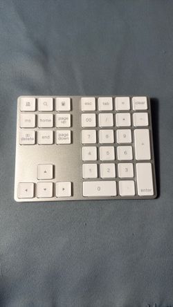 Levkey Bluetooth number pad