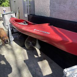 KAYAKS 