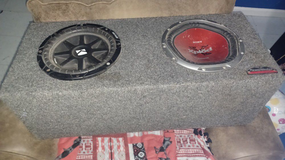 2 10" Subwoofer Kicker Sony And 1000.4 Amp