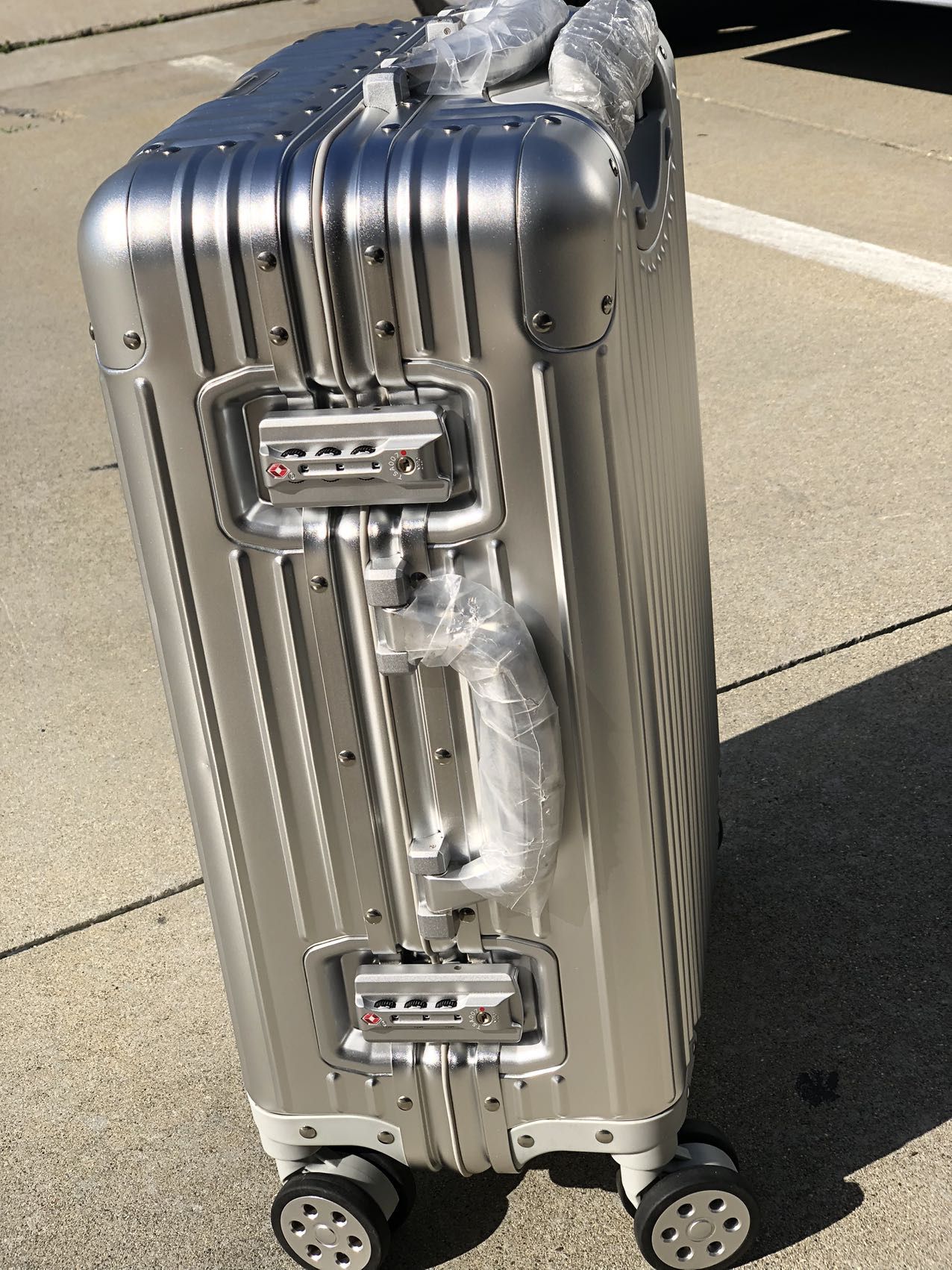 Wheeled Luggage – Mercury Luggage