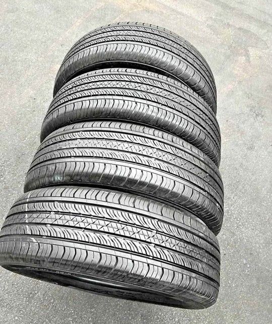 225 65 17 Tires Con 80% De Vida Las 4 De La Marca CONTINENTAL