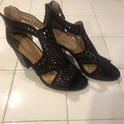 Shoes $8 Black New Sz 8 1/2