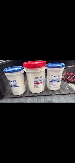 Leslie’s pool chemicals