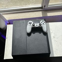PS4 Comes With Everything +send Offer+