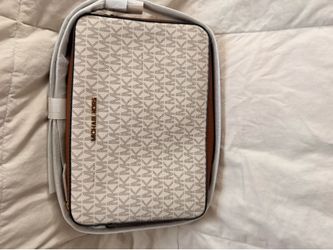 Michael Kors Jet Set Item Large East/West Crossbody – Vanilla