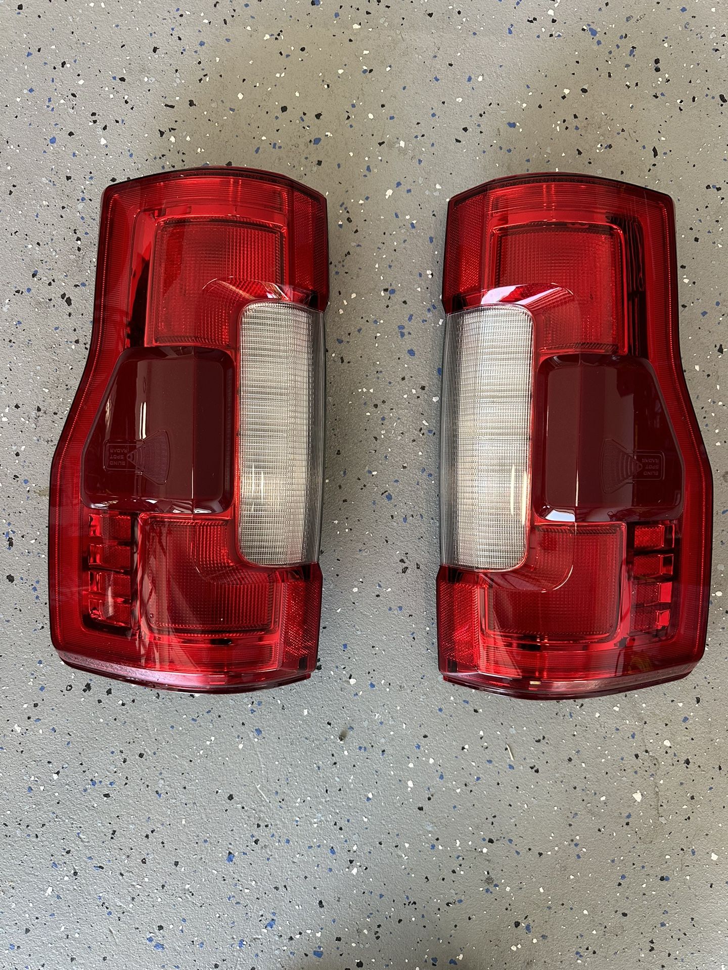 2017 - 2022 OEM Tail Lights F250 -F350