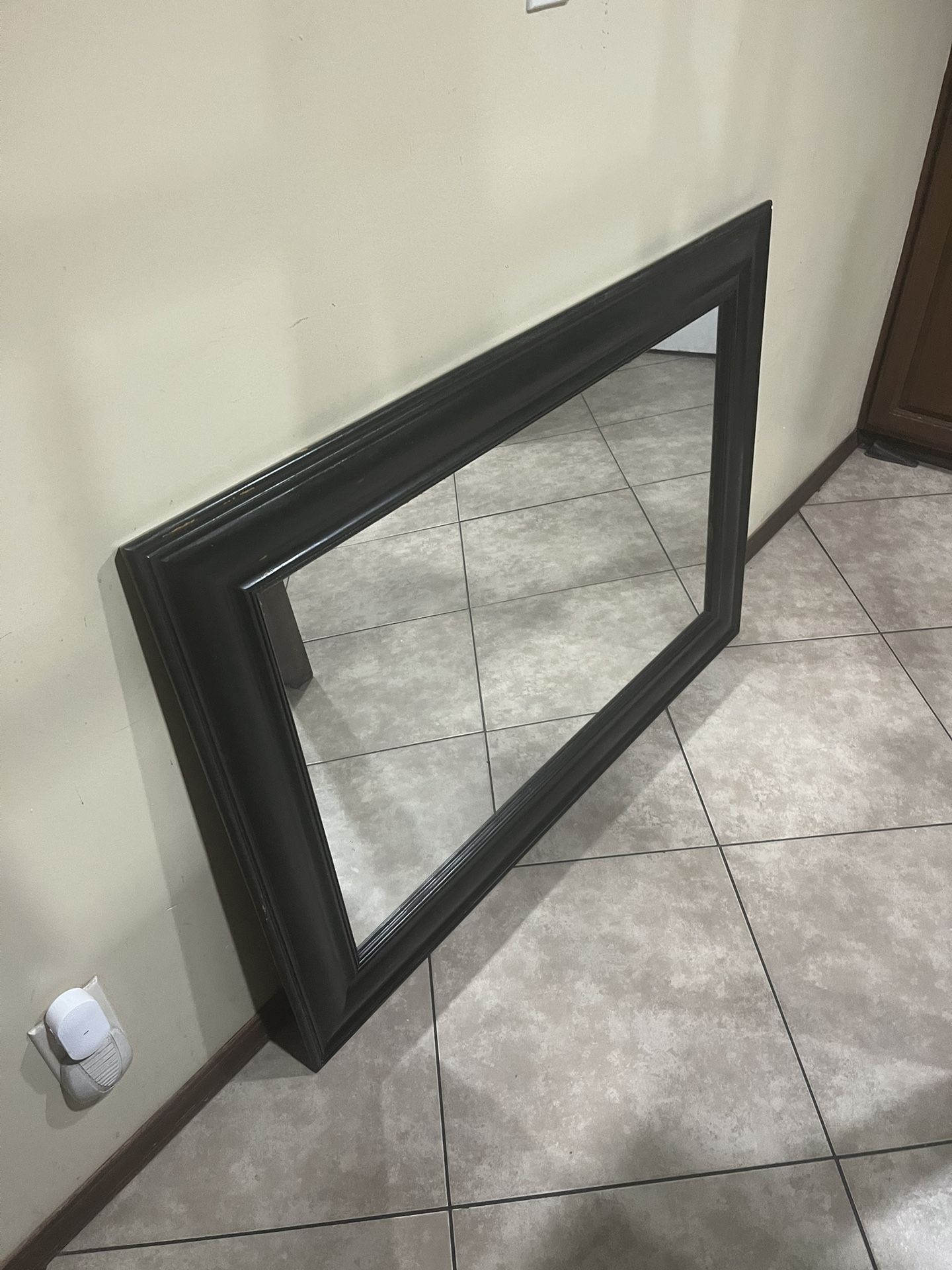 Mirror 32in L, 46in W