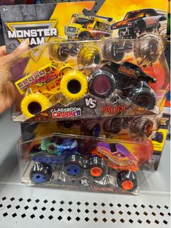 Monster jam Mayhem set. Jurassic Attack set