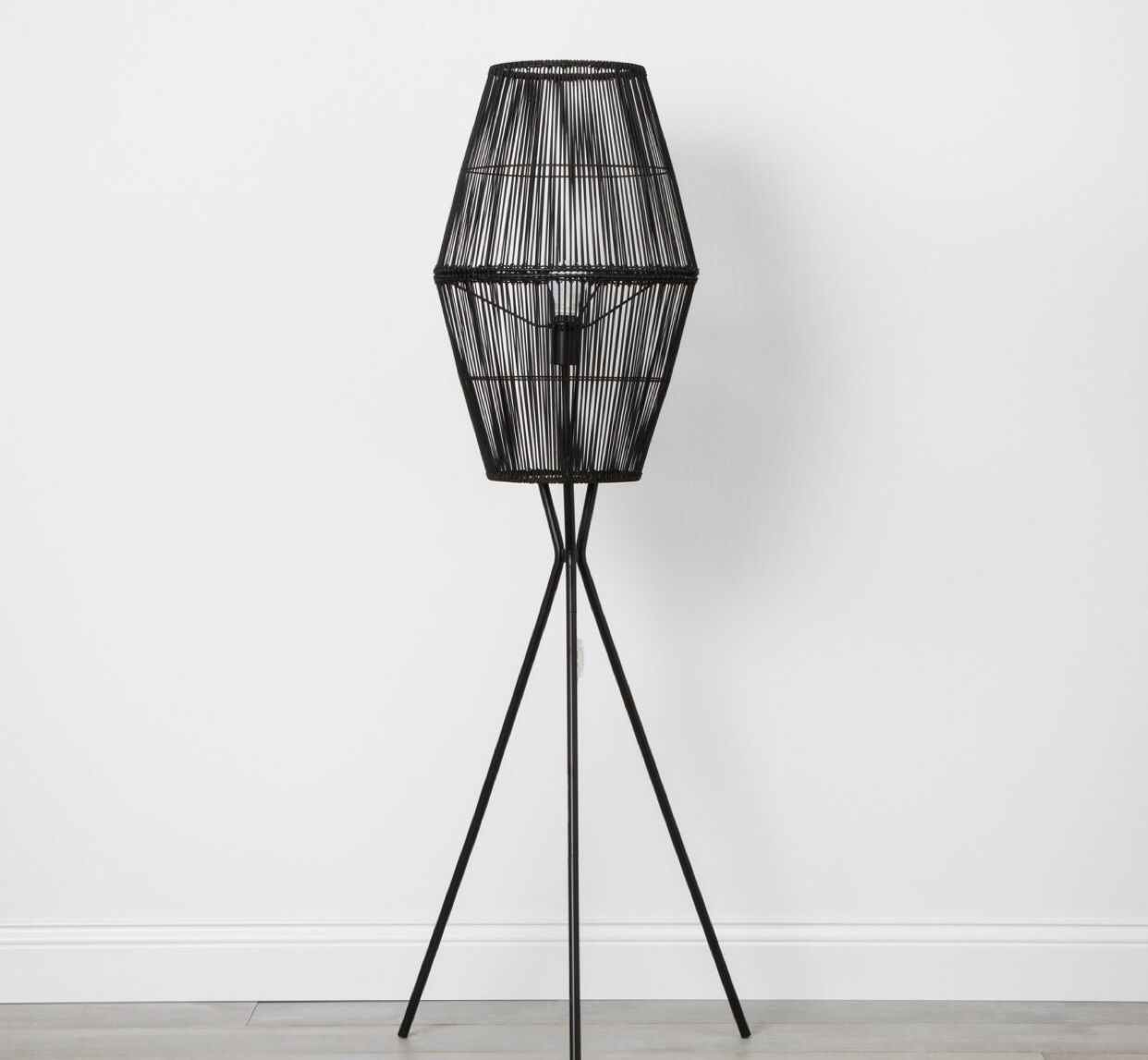 Rattan Diamond Tripod floor lamp