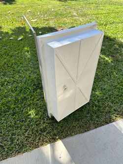 Cabinet mirror for bathroom
