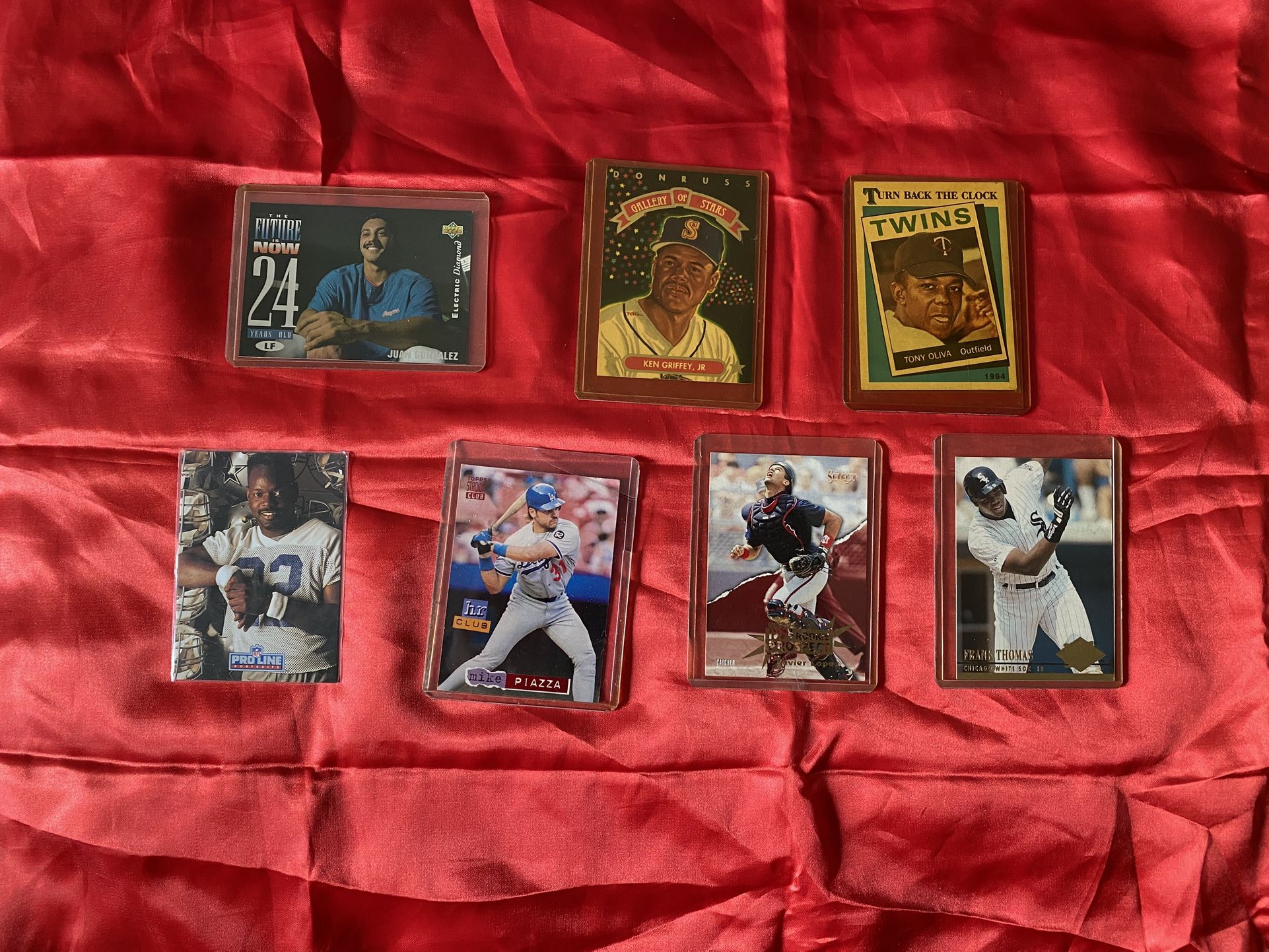 Lot of 7 baseball cards