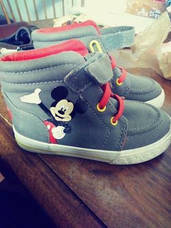 Toddler shoes size 7 never worn
