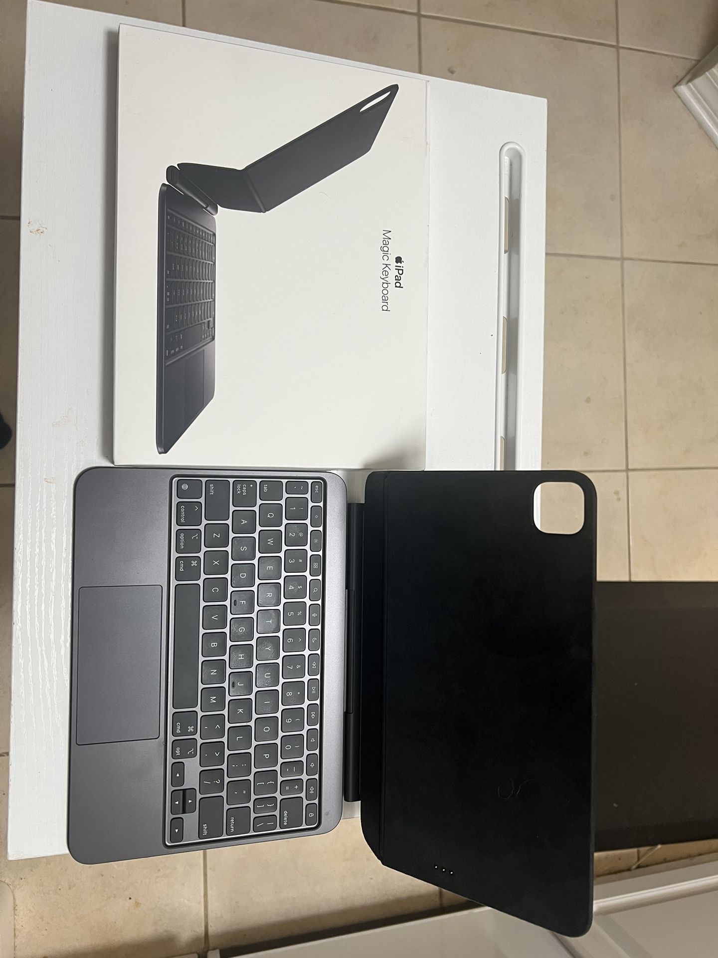 Apple Magic Keyboard 11” And Trifold Case