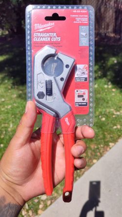 Milwaukee 48-22-4204 Tubing Pipe Cutter, 1/4 in Min to 1 in Max Capacity